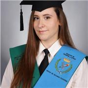 Profesora titulada con experiencia en niños y adolescentes